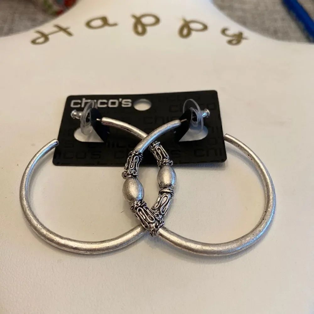 Chico’s NWT loop old silver loops details